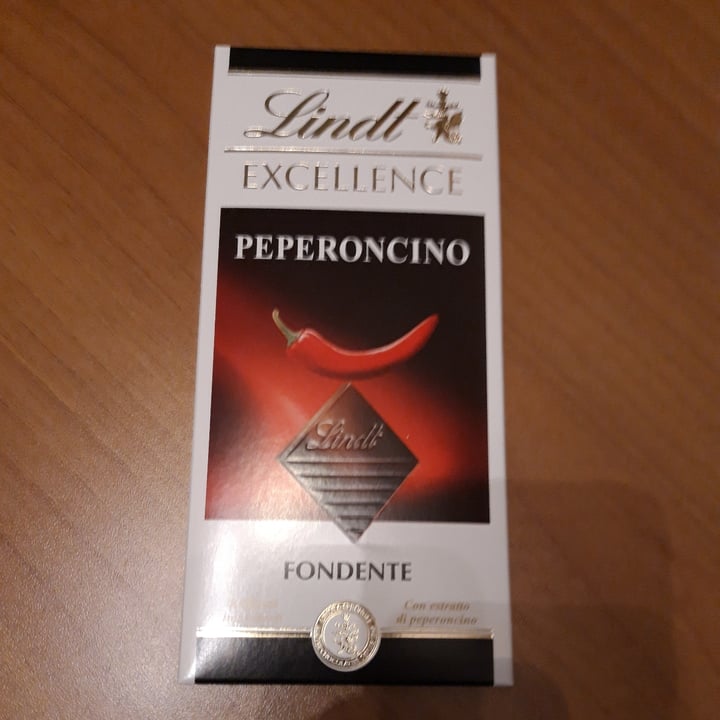 photo of Lindt Fondente al peperoncino shared by @elle83 on  14 Jan 2023 - review