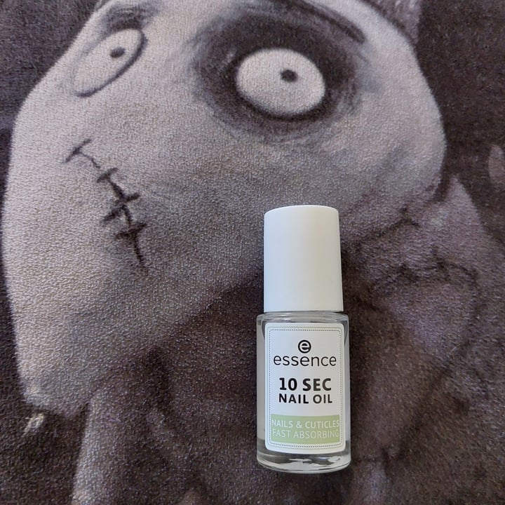 photo of Essence  nail oil 10 seg shared by @runa on  16 Jul 2023 - review