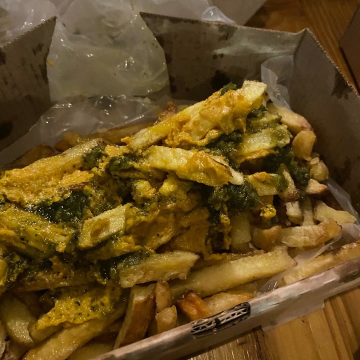 photo of Crisana Plant Based (Delivery y Take Away) Papas con cheddar y pesto shared by @bbelen on  13 Mar 2023 - review