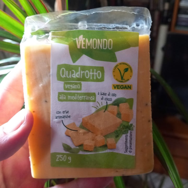 photo of Vemondo Quadrotto vegano alla mediterranea shared by @lamanu on  03 Aug 2023 - review