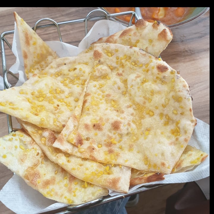 photo of Prashad Café (Kloof Street) Garlic naan shared by @intraferon on  28 Jan 2023 - review