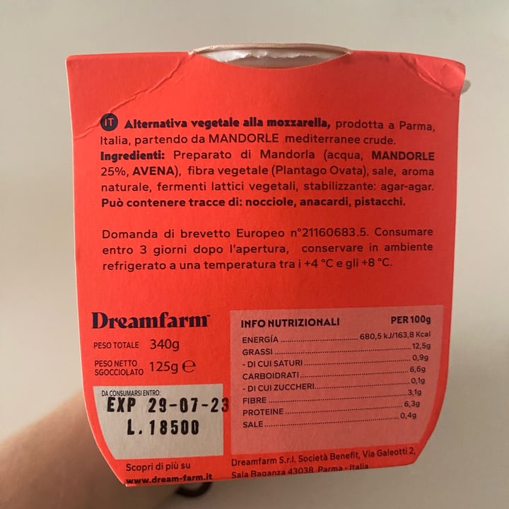 photo of Dreamfarm Alternativa vegetale alla mozzarella shared by @giuliabolzoni on  14 Jul 2023 - review