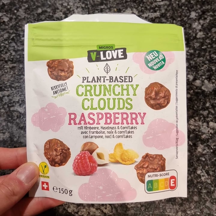 photo of V love Crunchy Clouds Raspberry shared by @euberta89 on  29 Apr 2023 - review