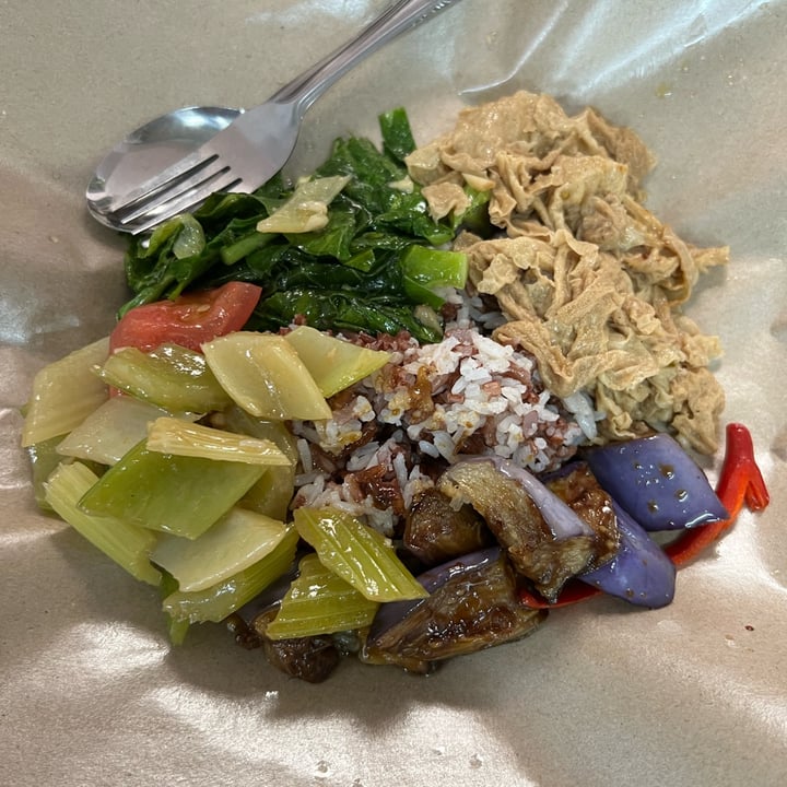 Everton Food Place Bukit Merah, Singapore Economic Rice Review | abillion