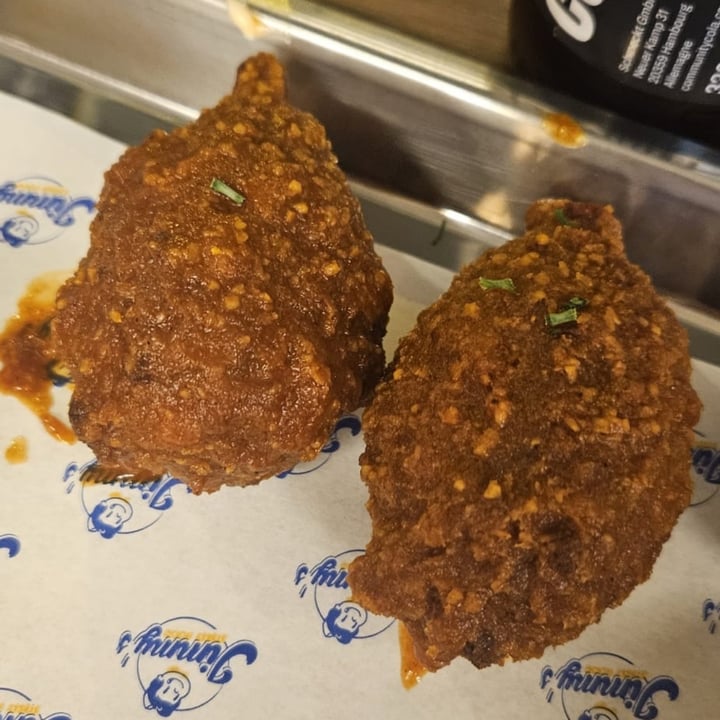 photo of Jimmy's street food Paris Wings of Jackfruit shared by @chiaraclaire on  23 Apr 2023 - review