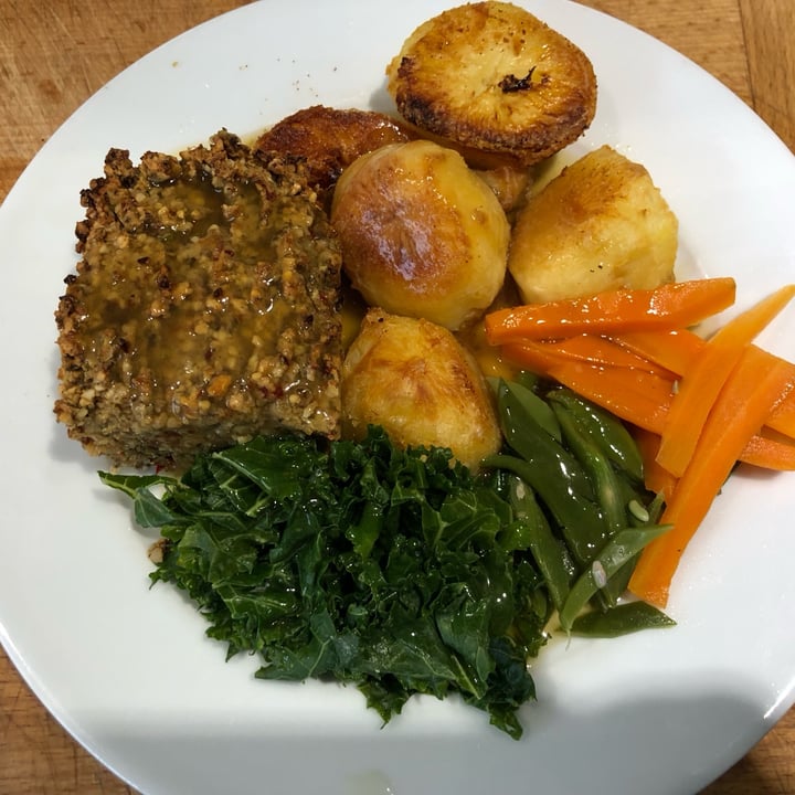 photo of Artisan nature's kitchen Country Vegetable & Cashew Nut Roast shared by @gillyp on  04 Jul 2023 - review