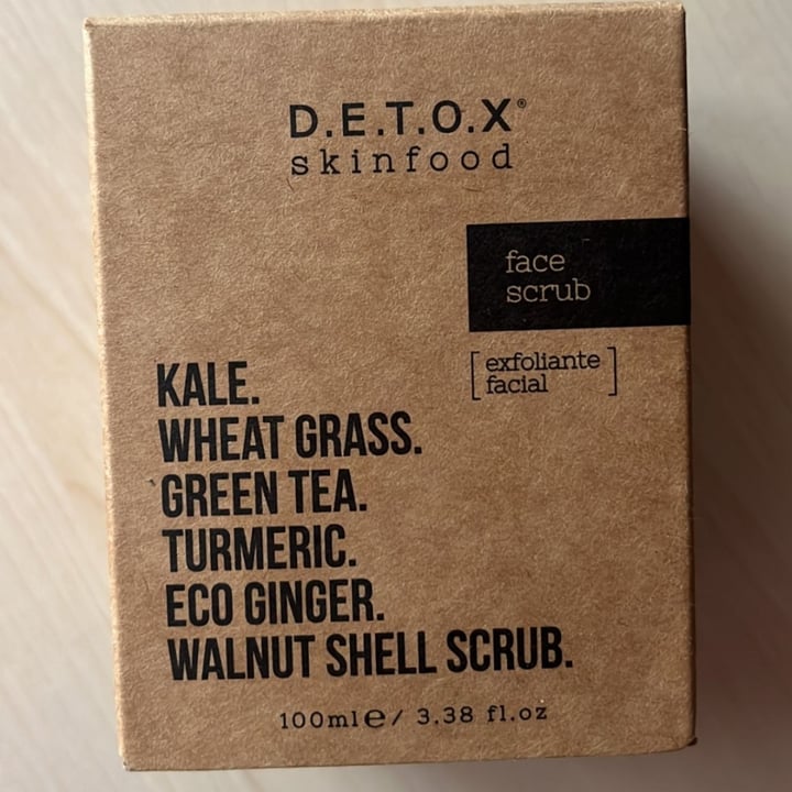 photo of Detox skinfood Face Scrub shared by @giusicc on  14 Apr 2023 - review