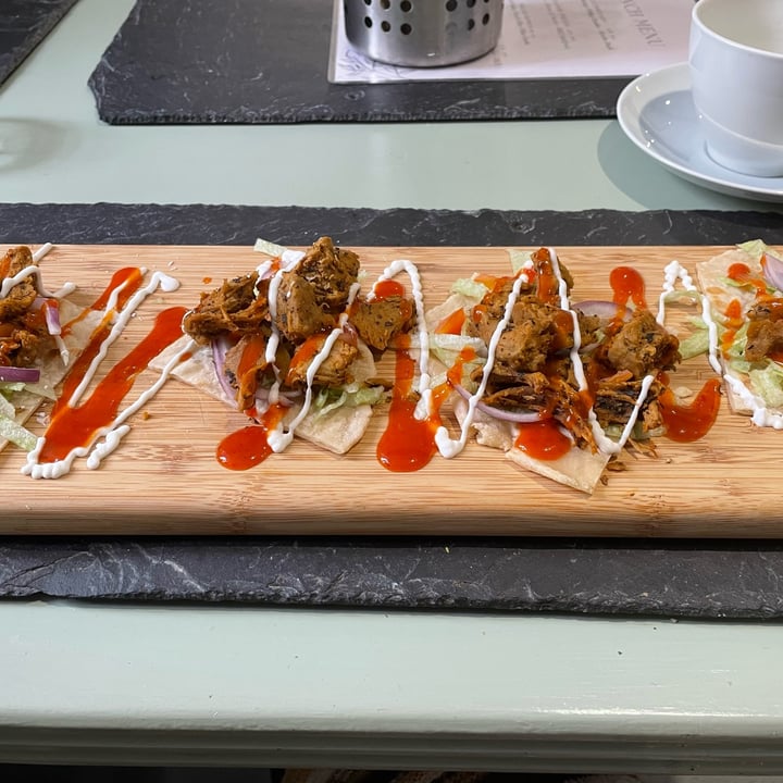 photo of Green Island Bistro seitan flatbread and biscoff cupcake shared by @sarajane22 on  08 Mar 2023 - review