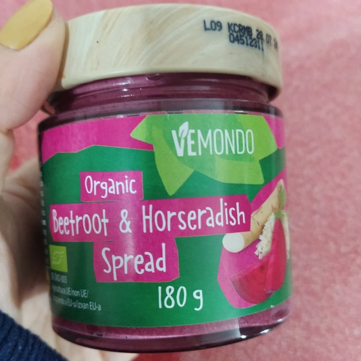 photo of Vemondo Beetroot and horseradish spread shared by @biancafurii on  30 Dec 2022 - review