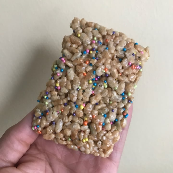 photo of Evolve Bake + Shop Confetti Rice Krispie shared by @thethriftyplant on  11 Jun 2023 - review