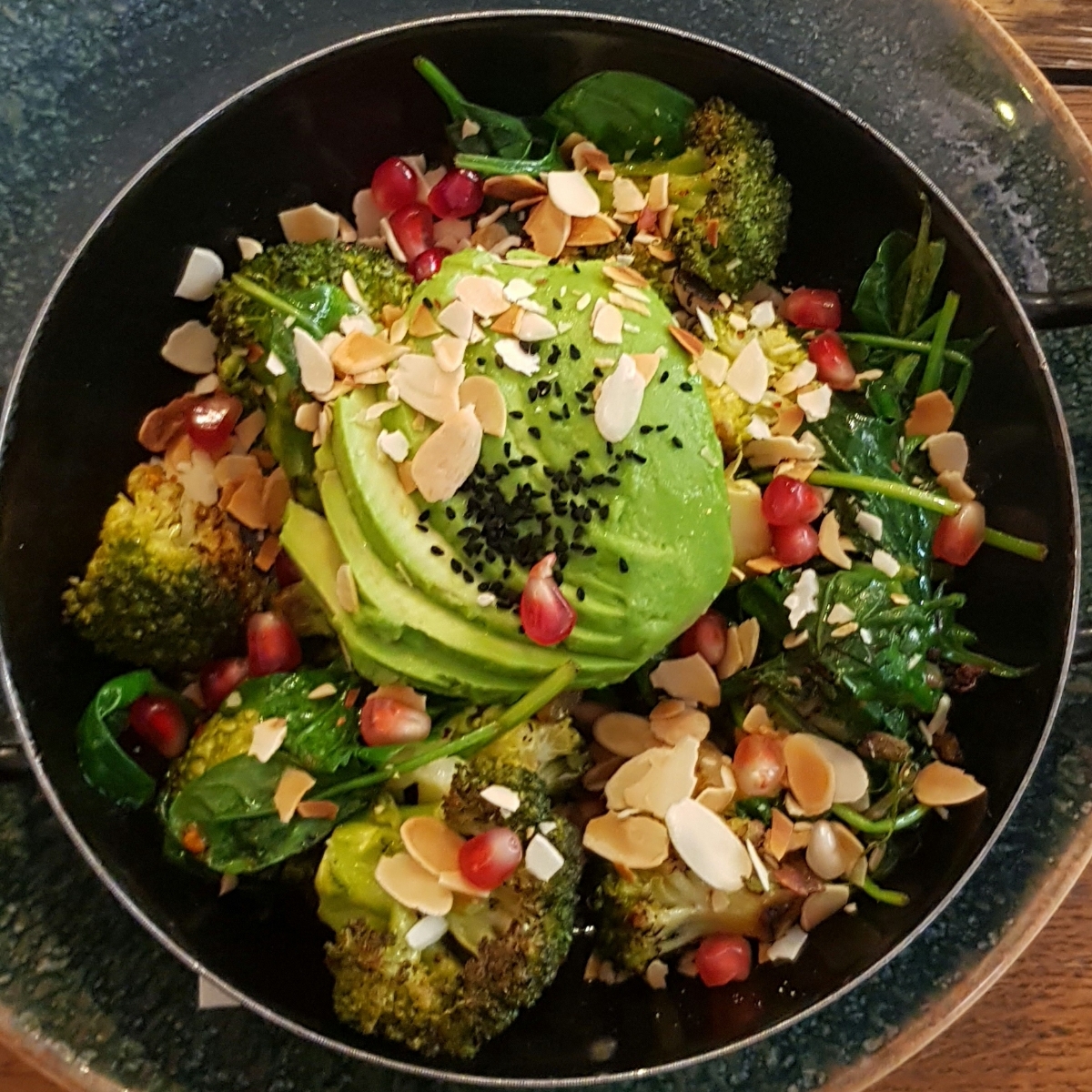 Yaels Broccolipfanne (veganized) at Makom - Review by @vanpanda | abillion