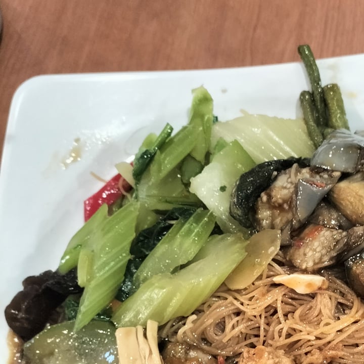 photo of eVeg Vegetarian mixed vege dish shared by @glitteryunicorn on  05 Jul 2023 - review