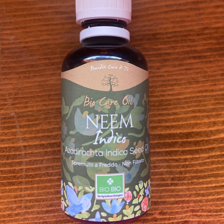 photo of Fiore d'Oriente Olio Essenziale Di  Neem Bio shared by @venaria on  19 Apr 2023 - review