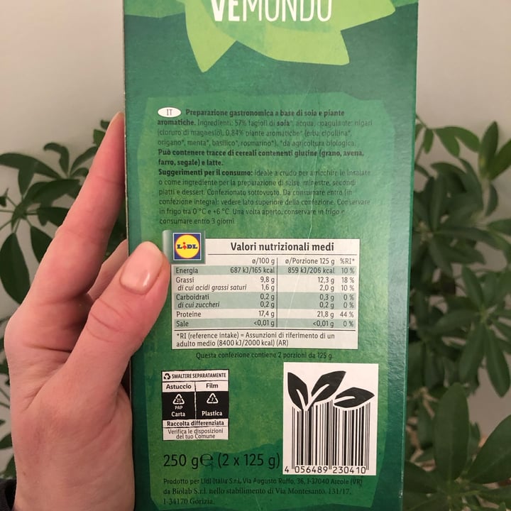 photo of Vemondo Tofu Bio con Erbette shared by @caterina-rt on  03 Feb 2023 - review