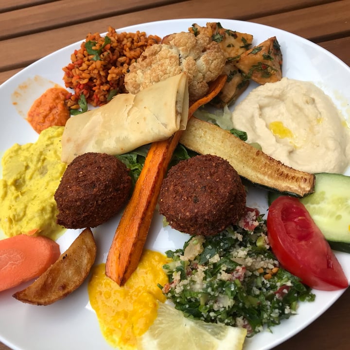 photo of Mesopotamia Mix plate (made vegan) shared by @philovegan on  19 Jul 2023 - review