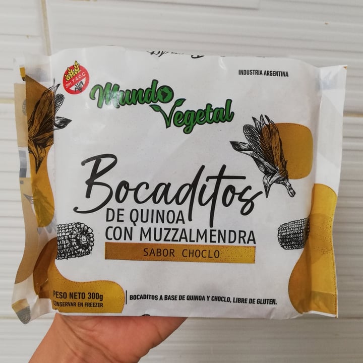 photo of Mundo Vegetal Bocaditos de quinoa con muzzalmendra sabor choclo shared by @agostinamarconi on  01 May 2023 - review