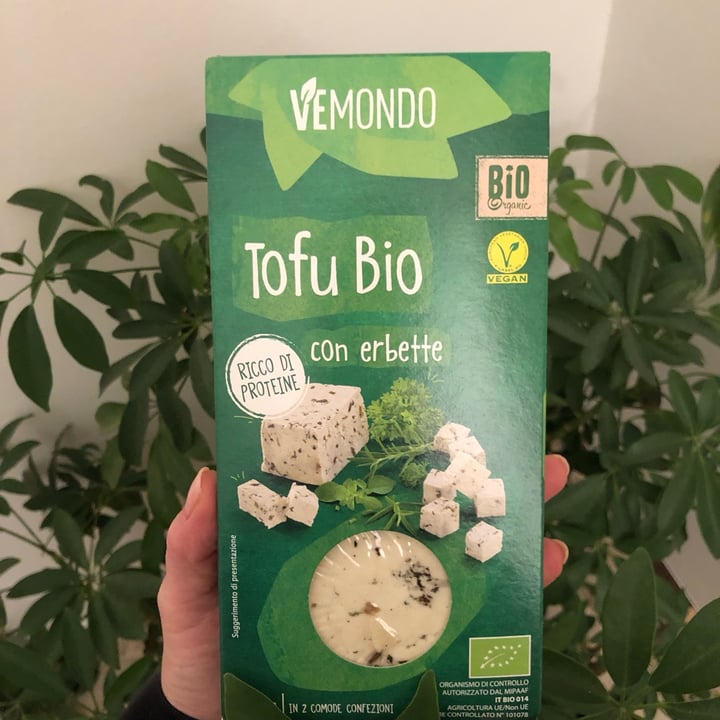 photo of Vemondo Tofu Bio con Erbette shared by @caterina-rt on  03 Feb 2023 - review