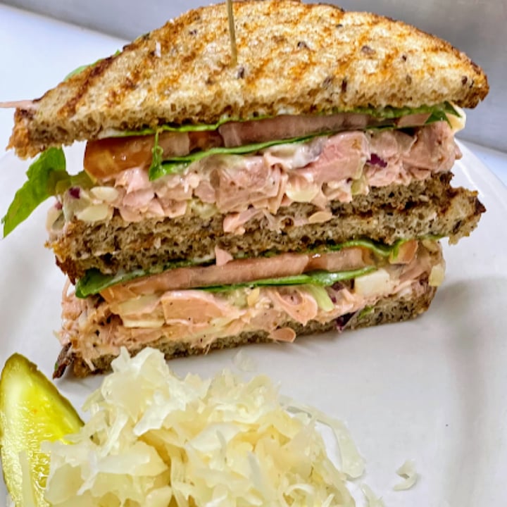 photo of The Organic Grill Vegan Tuna Sandwich shared by @avocadoskillet on  08 May 2023 - review