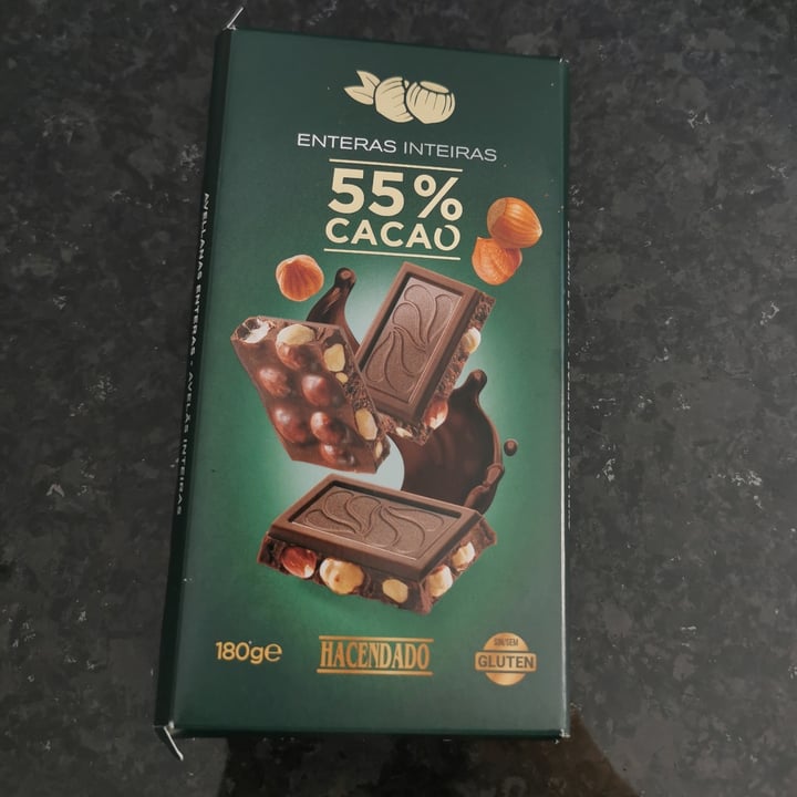 photo of Hacendado Chocolate 55% cacao  Com Avelãs Inteiras shared by @estelaoliveira on  10 Feb 2023 - review