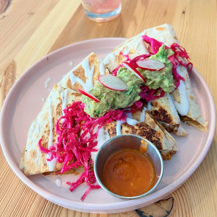 photo of Don Bucio's Taqueria Quesadilla shared by @punkrockcatlady on  02 May 2023 - review