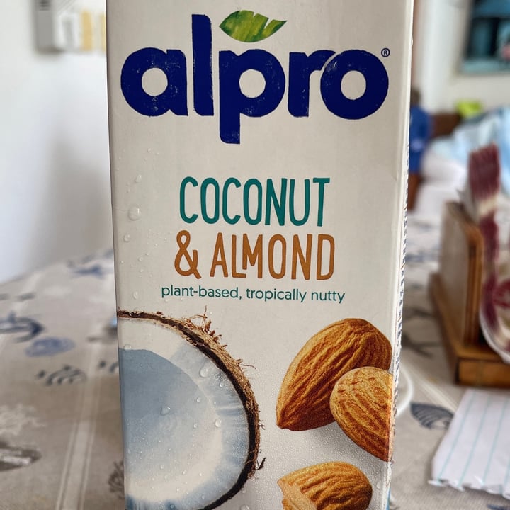 photo of Alpro Alpro  - Almond and Coconut Milk shared by @cinziadicioccio on  02 Mar 2023 - review