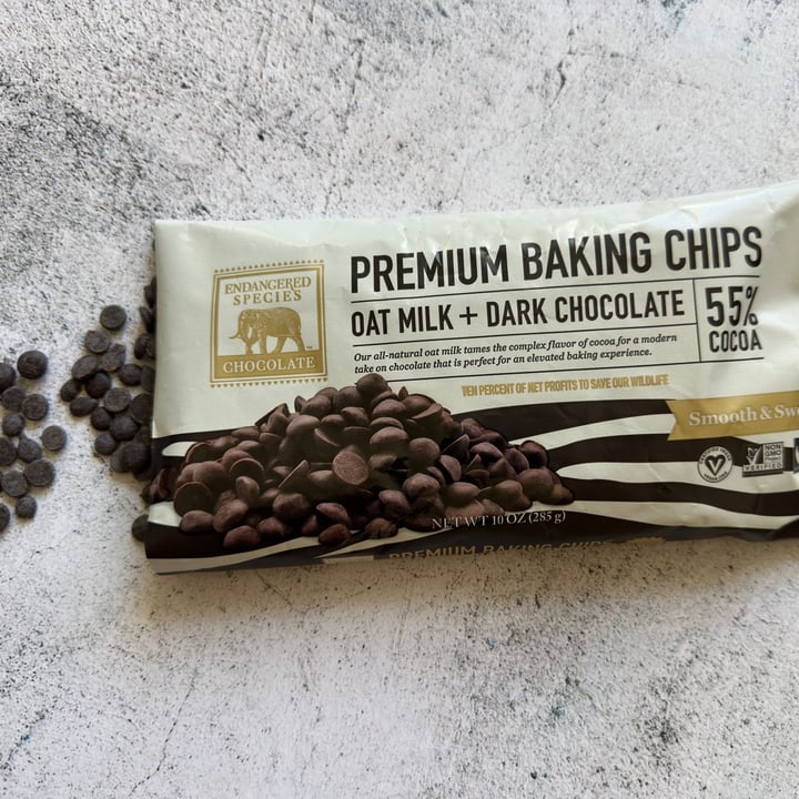photo of Endangered Species Chocolate Premium Baking Chips: Oat Milk & Dark Chocolate shared by @berryveganplanet on  13 Feb 2023 - review