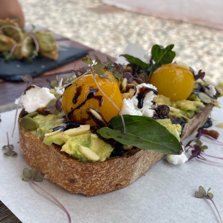 photo of Esquina Teguise Tostada de aguacate GF shared by @mariannasofianos on  07 Aug 2023 - review