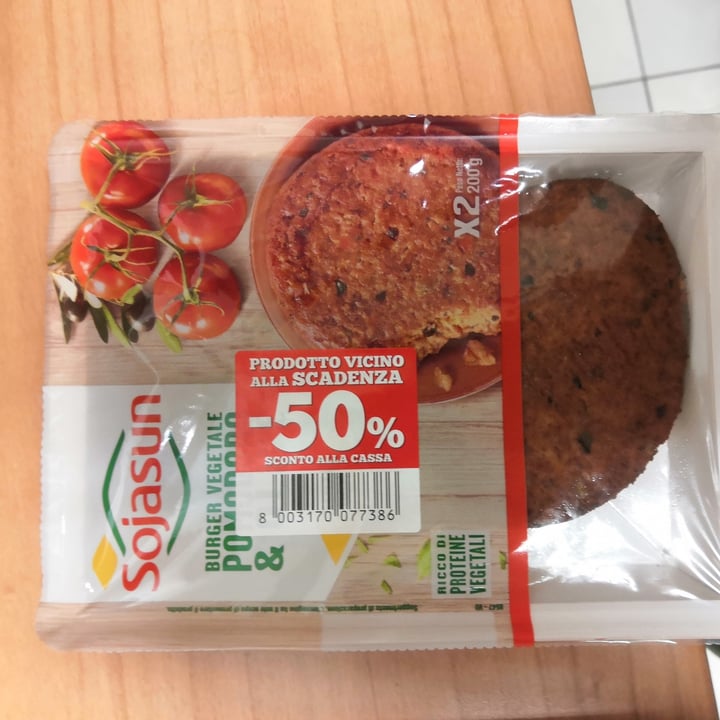 photo of Sojasun Burger vegetale al pomodoro shared by @beusait on  01 Mar 2023 - review