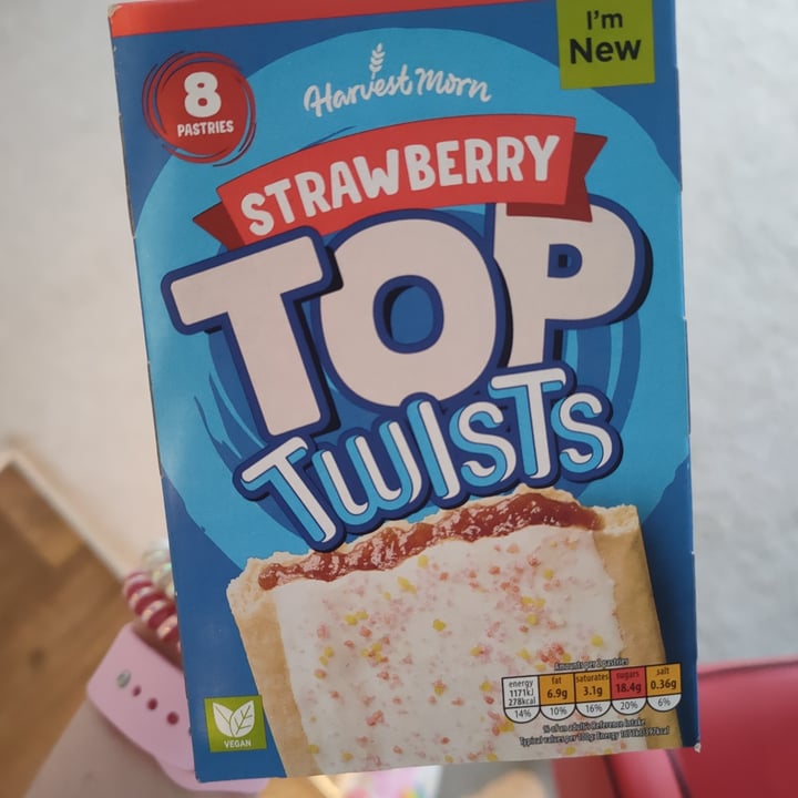 photo of Harvest Morn Strawberry Top Twists shared by @sugarrrbunniii on  04 Aug 2023 - review