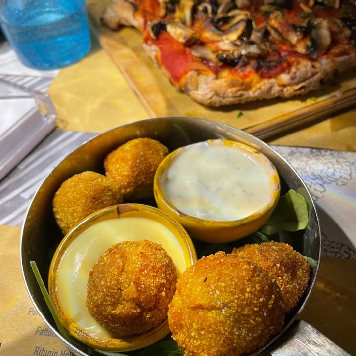 photo of Buddy Italian Restaurant Cafè Falafel With Vegan Cheese And Vegan Mayo shared by @yuka-bunny on  26 Jul 2023 - review