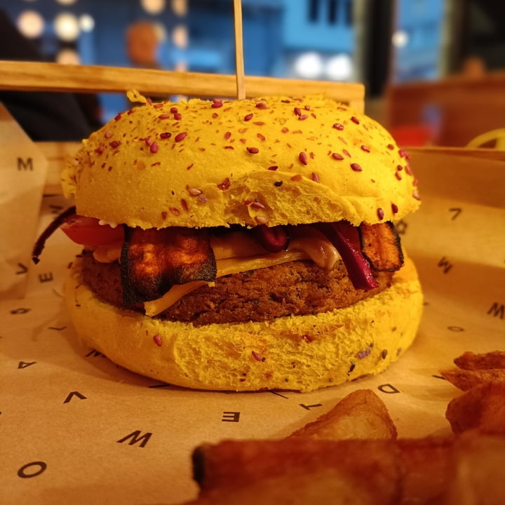 photo of Flower Burger Barrow Burger shared by @daniela94 on  21 Jun 2023 - review