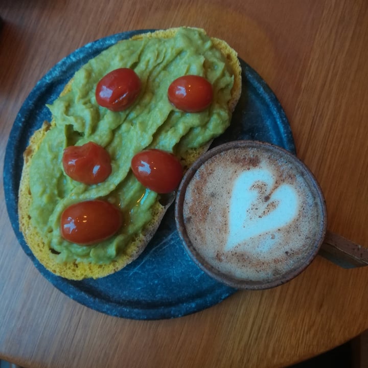 photo of Mugsp Tostada de Avocado VEGANA shared by @abluebird on  12 Jul 2023 - review