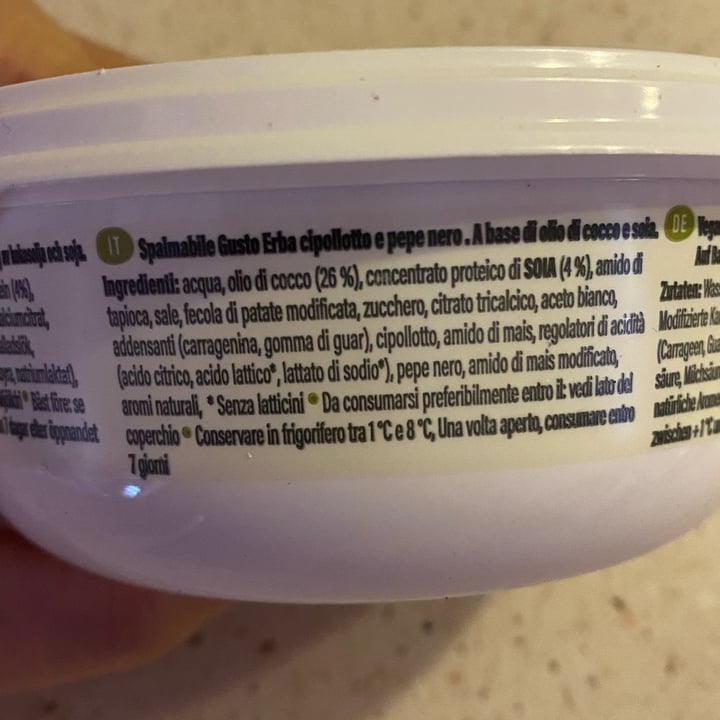 photo of Vegan Island Spring onion & cracked black pepper spread shared by @gigei on  13 Aug 2023 - review