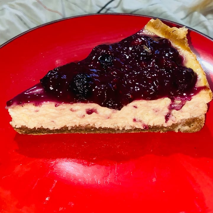 photo of Tierra Libre Cheesecake de frutos rojos shared by @javi-ortegata on  23 Apr 2023 - review