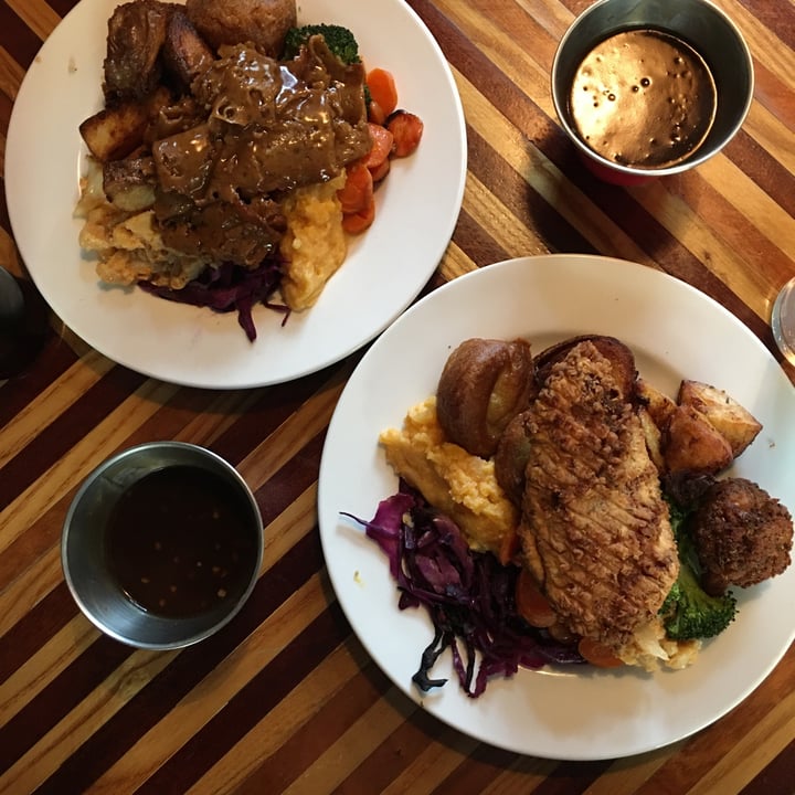 photo of Make No Bones Sunday roast - roast chick’n shared by @sustainaballity on  02 Apr 2023 - review