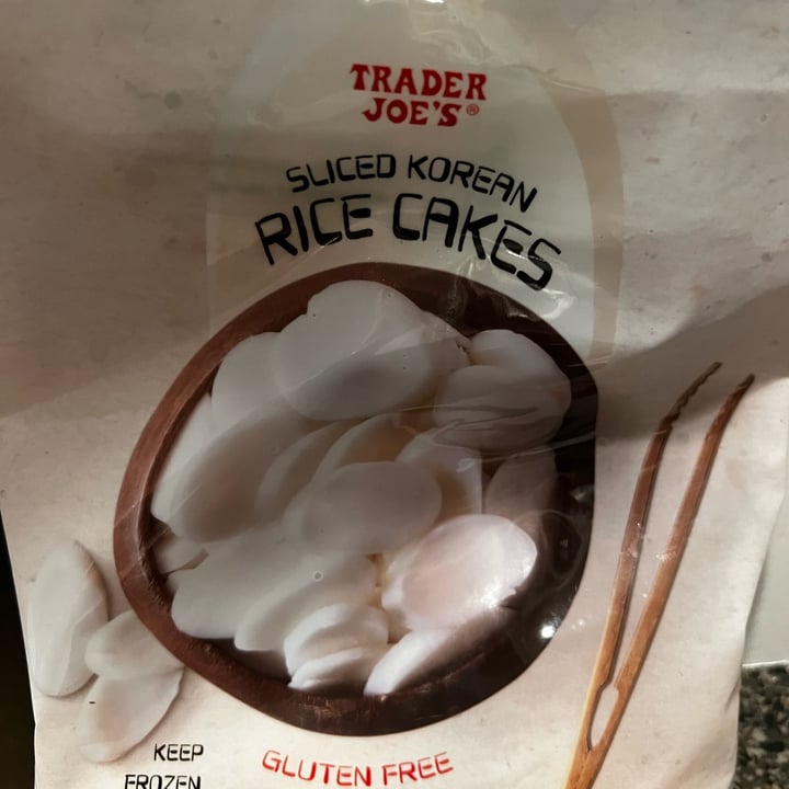 photo of Trader Joe's Sliced Korean Rice Cakes shared by @thebetsfost on  30 Mar 2023 - review