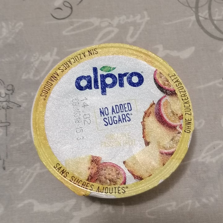photo of Alpro yogurt soia pineapple shared by @govegan2020 on  25 Jan 2023 - review