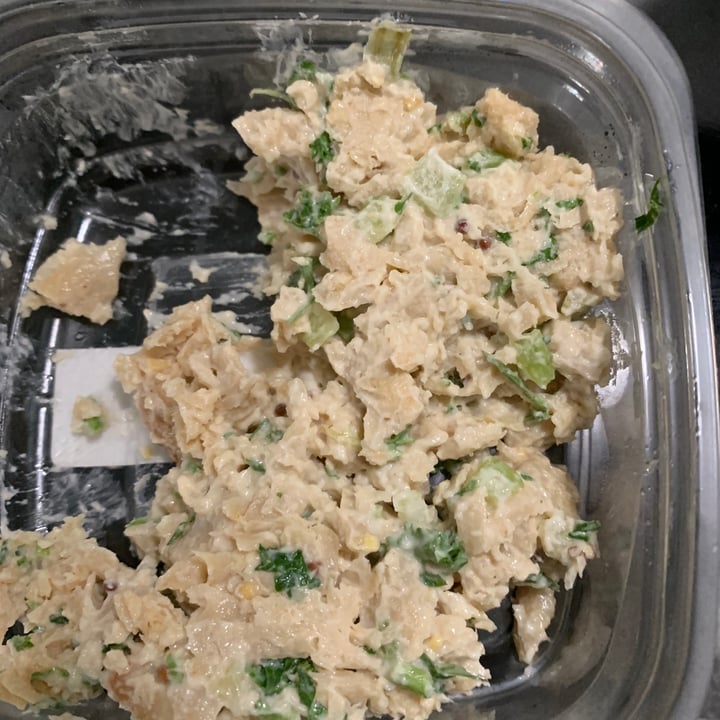 photo of Earth Fare Vegan Mock Chicken Salad shared by @onehungryvegan on  23 Feb 2023 - review