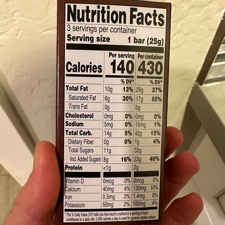 photo of Trader Joe's Oat Chocolate Bars shared by @ashtothexo on  10 Jan 2023 - review