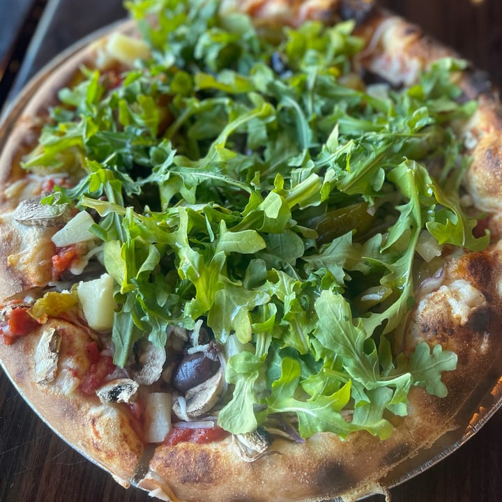 photo of Angelo's Brick Oven Pizzeria 2008 Pizza (veggie) shared by @tanyadeporto on  06 Feb 2023 - review