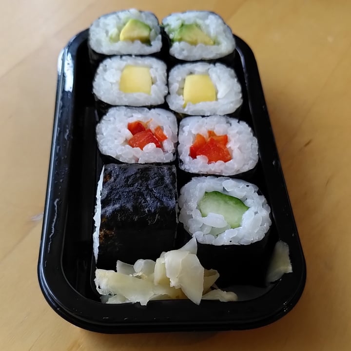 photo of EatHappy Maki Mix Vegan shared by @youri on  04 Mar 2023 - review