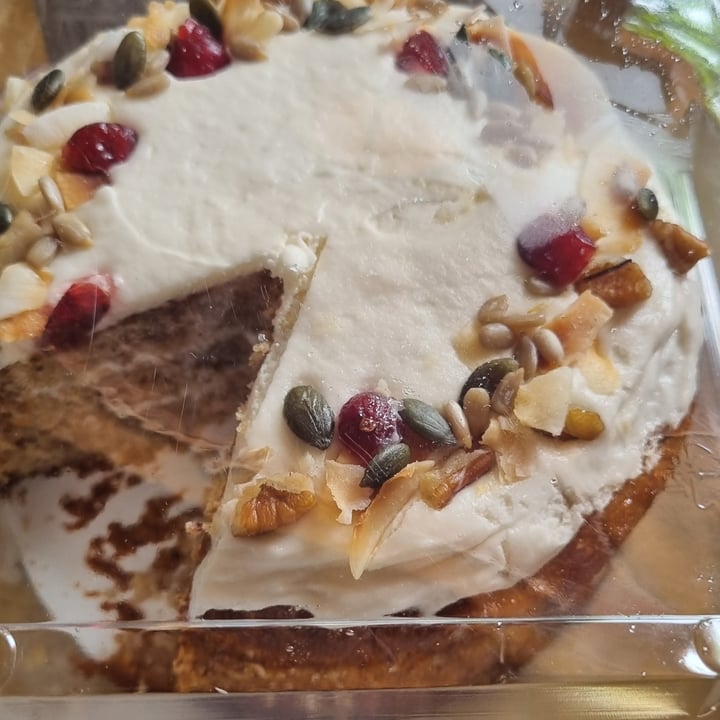 photo of Woolworths Food Hummingbird Gateau shared by @vegankitchensa on  28 Dec 2022 - review