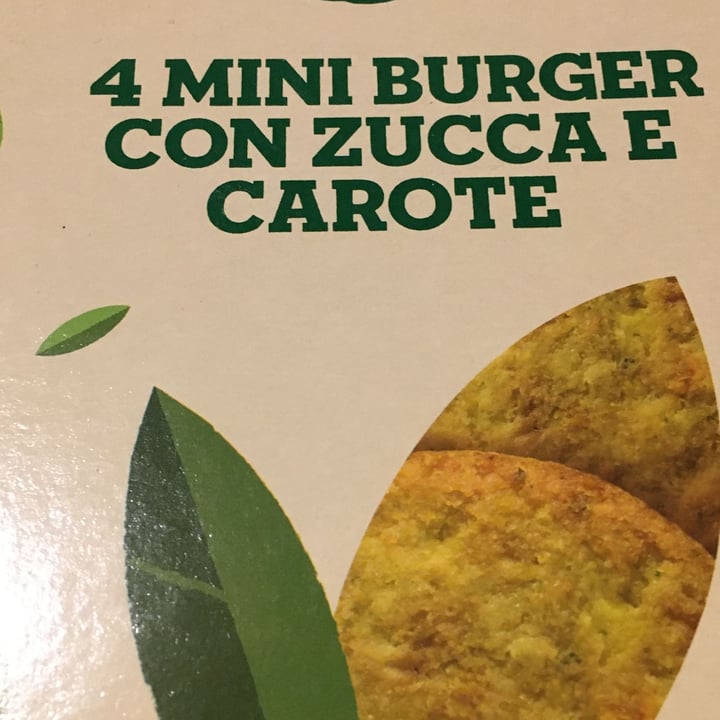 photo of Sogno veg 4 mini burger con zucca e carote shared by @myriamjaelriboldi on  24 Jul 2023 - review