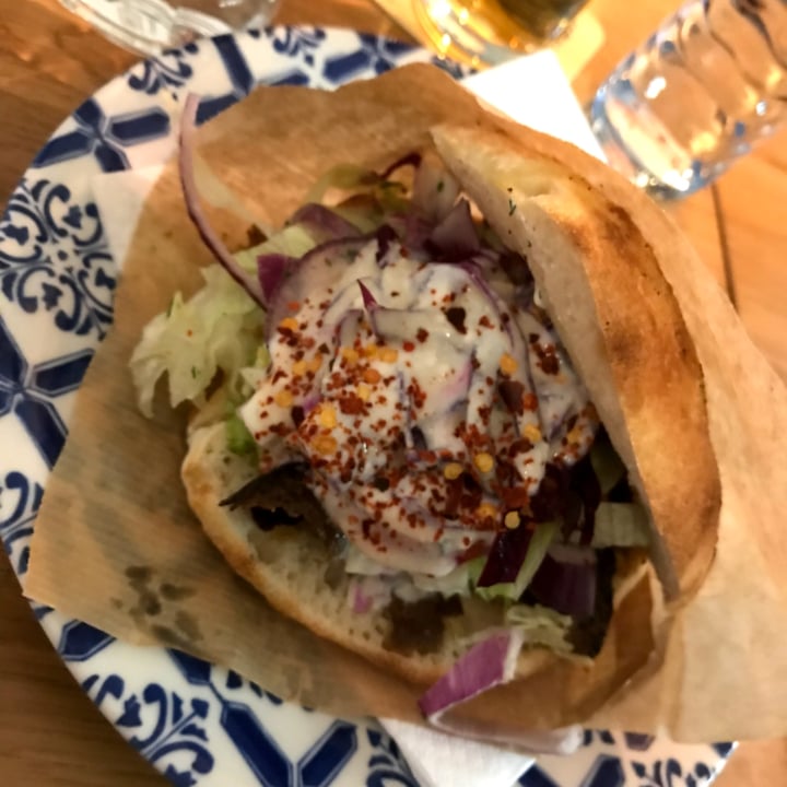 photo of Gaia Kitchen Vegan kebab sandwich shared by @casspita on  12 Apr 2023 - review