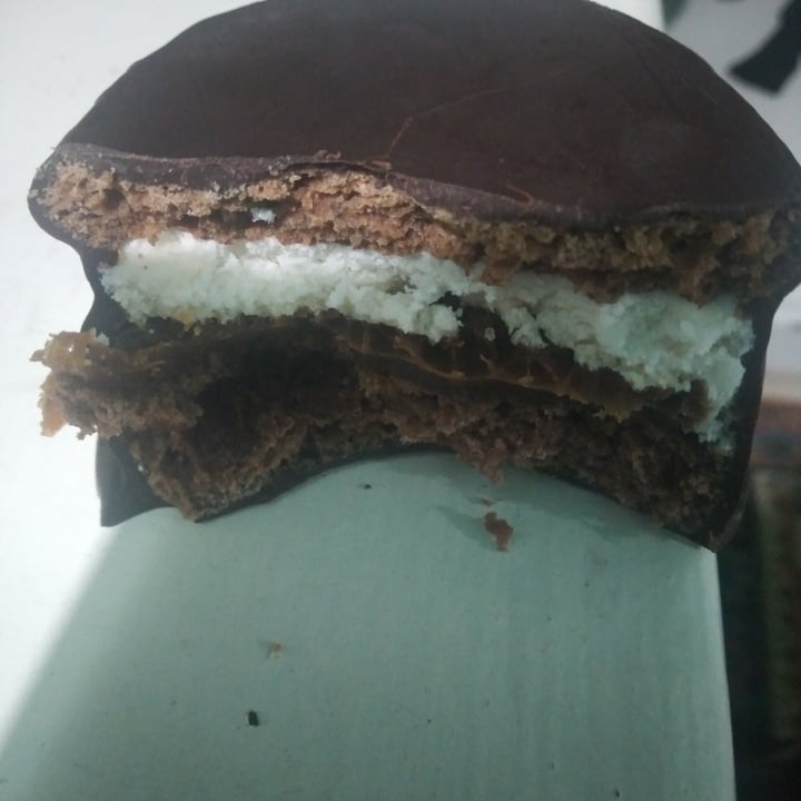 photo of Laguz Alfajor de coco y dulce de almendras shared by @morel92 on  05 Feb 2023 - review