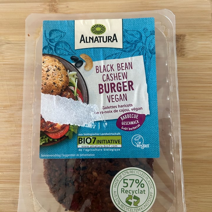 photo of Alnatura Black Bean Cashew Burger shared by @alssa on  04 Feb 2023 - review