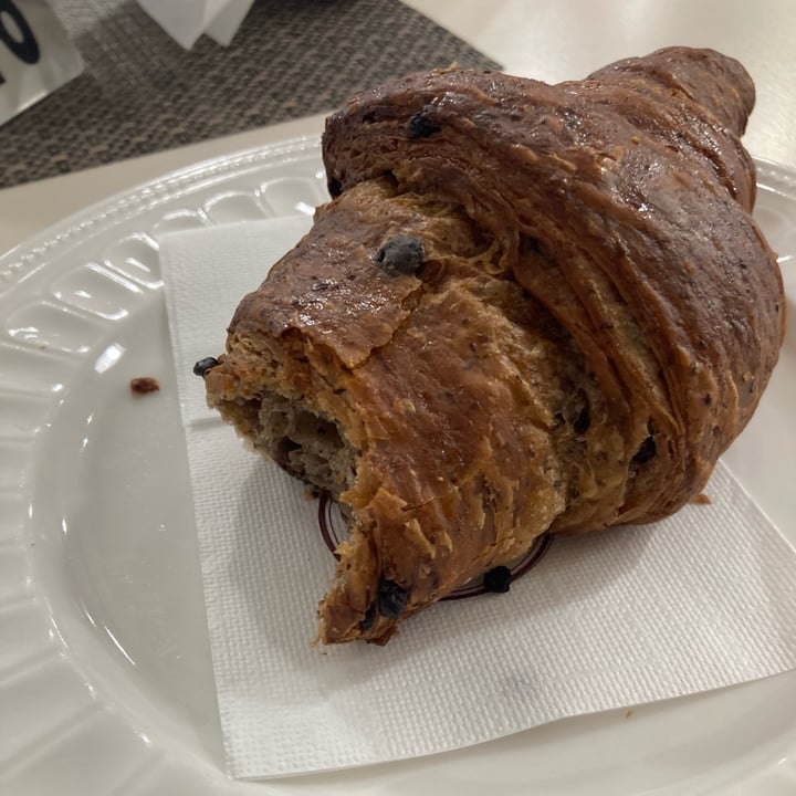 photo of Verdesalvia Bio croissant grano saraceno shared by @sottolapellepodcast on  23 Jan 2023 - review