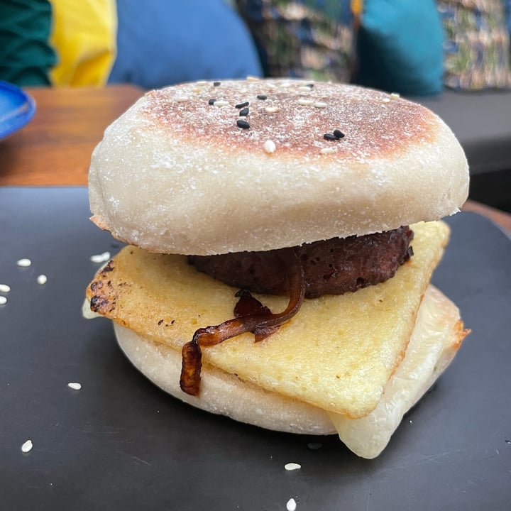 photo of Infinite Café Plant-Powered Kitchen Breakfast Sandwich shared by @upmyeco on  16 Jun 2023 - review