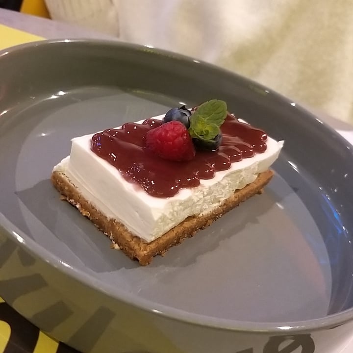 photo of Impact Food Cheesecake shared by @elele95 on  19 Feb 2023 - review
