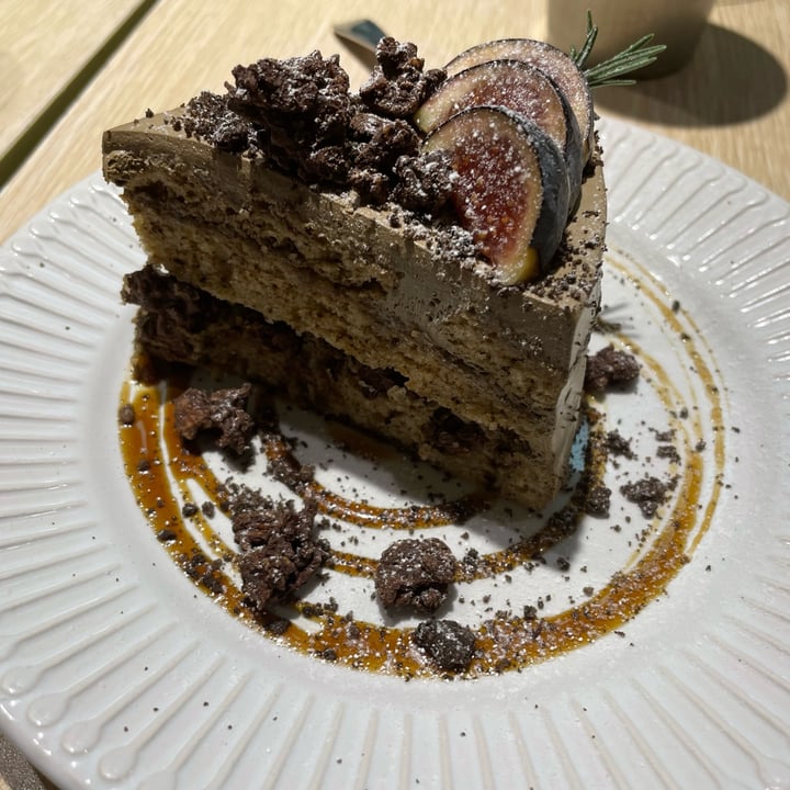 photo of ROOT VEGAN 本原 Hojicha Fig Cake shared by @ashni on  25 May 2023 - review
